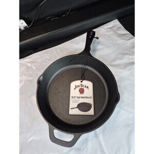 Jim Beam Cast Iron Skillet 10" Heavy Duty Double Pour Spout Brand New.